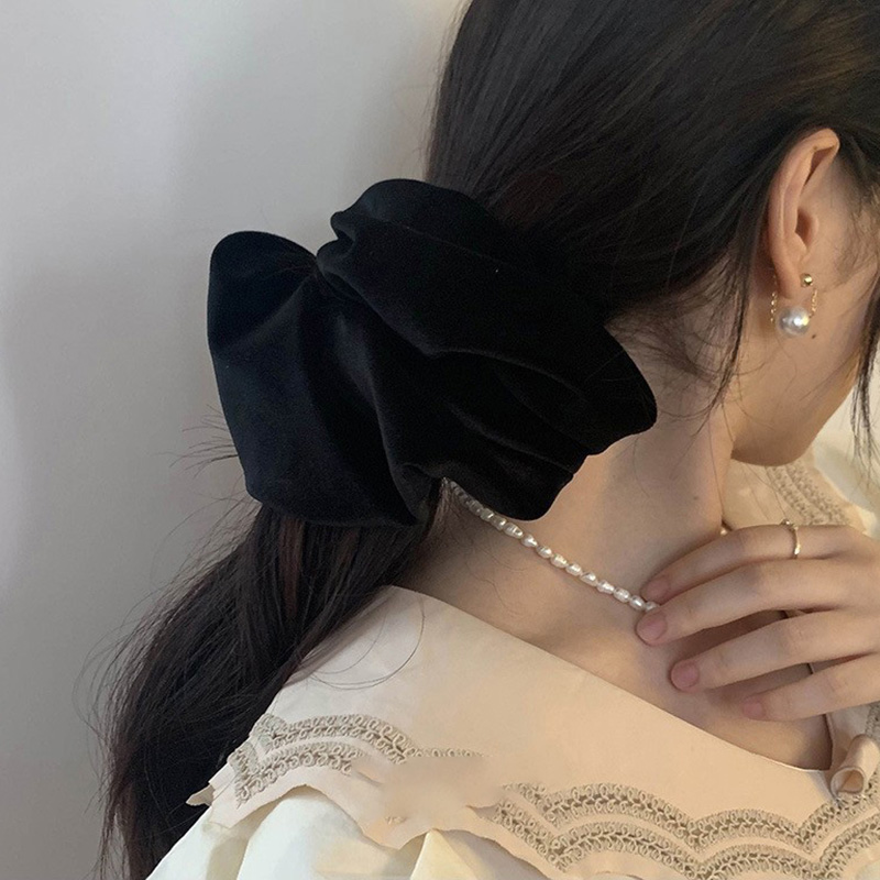 Oversize Black Velvet Scrunchi - đánh giá và giá Freshwater Line