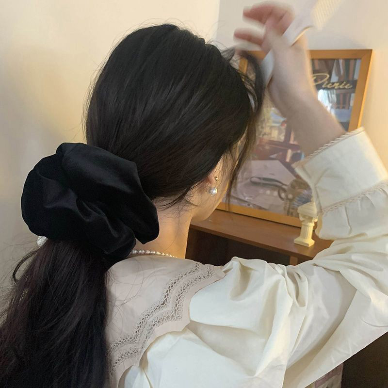 Oversize Black Velvet Scrunchi - đánh giá và giá Freshwater Line